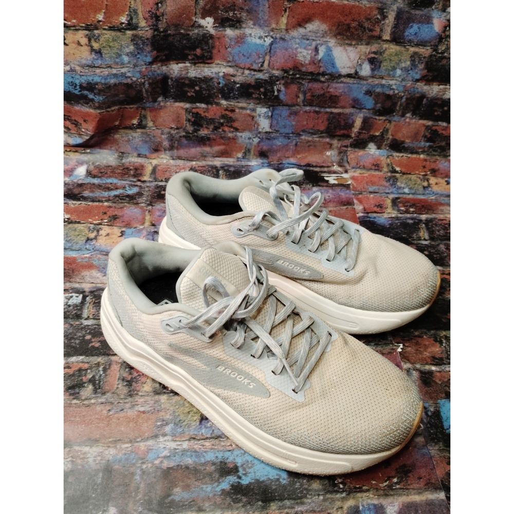 Size 8 - Brooks Ghost Max 2 Coconut Milk Winter Sky W